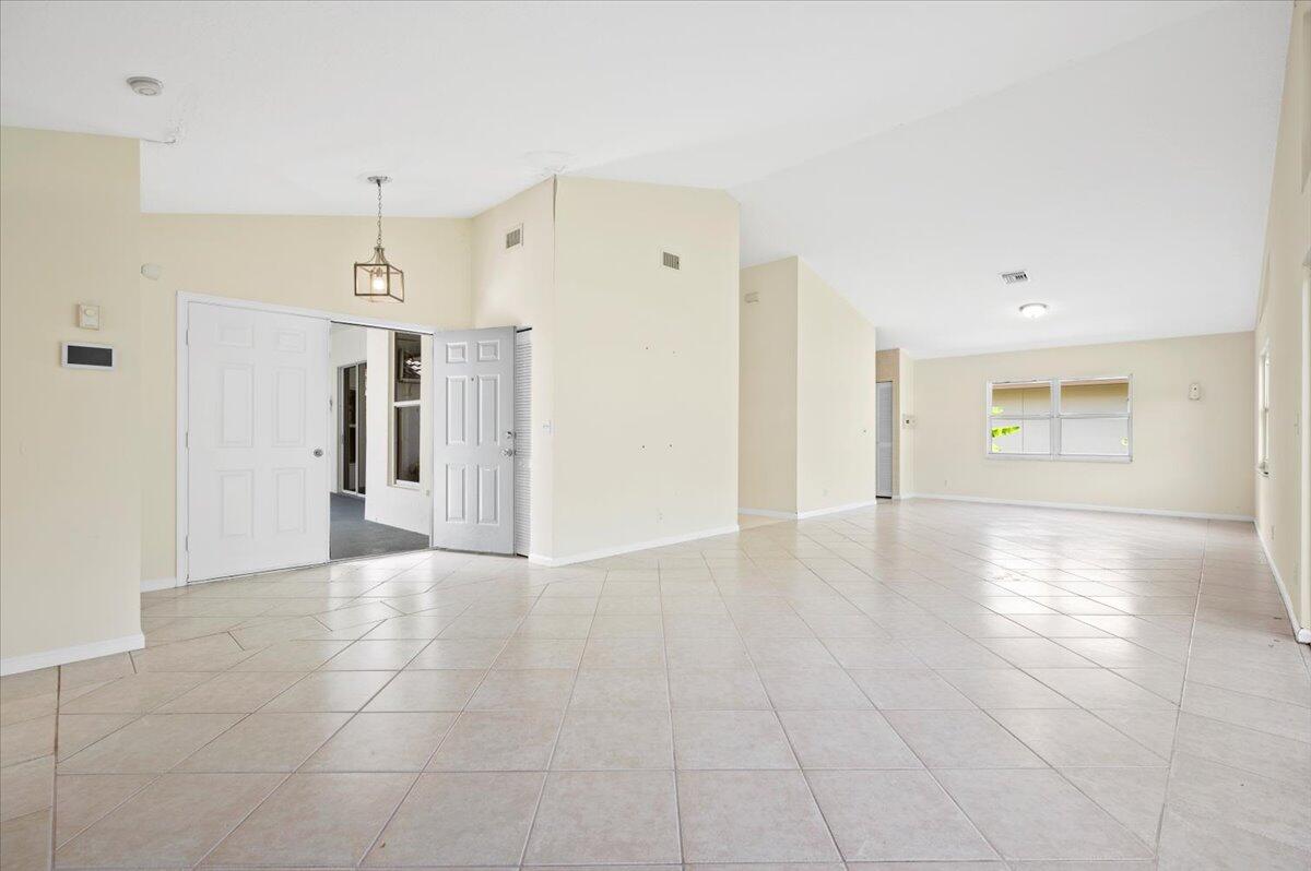 148 Private Place Greenacres, FL 33413 - Photo 5 of 26 13-LUX0419