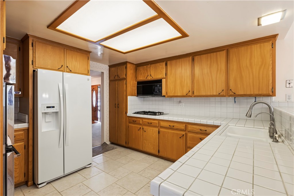 2724 North Kenneth Road Burbank, CA 91504 - Photo 21 of 35