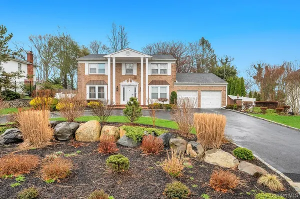 $899,999 | 109 Virginia Avenue, Ronkonkoma, NY 11779