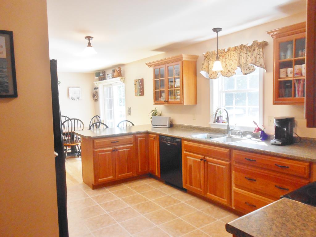 10 Rebekah Lane Rochester, NH 03839 - Photo 4 of 24
