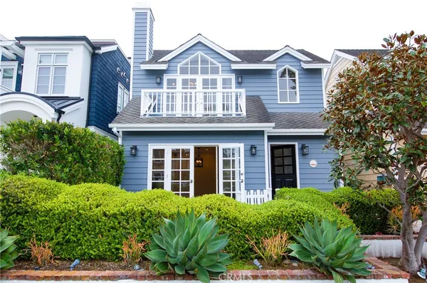 $10,000 | 706 Heliotrope Avenue, Corona del Mar, CA 92625