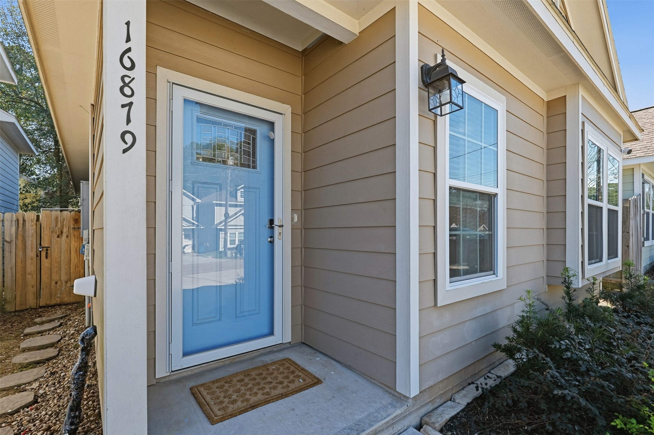 16879 Balmoral Street Montgomery, TX 77316 - Photo 7 of 25 a view of front door