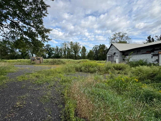 $349,900 | Boston Neck Road, Suffield, CT 06078