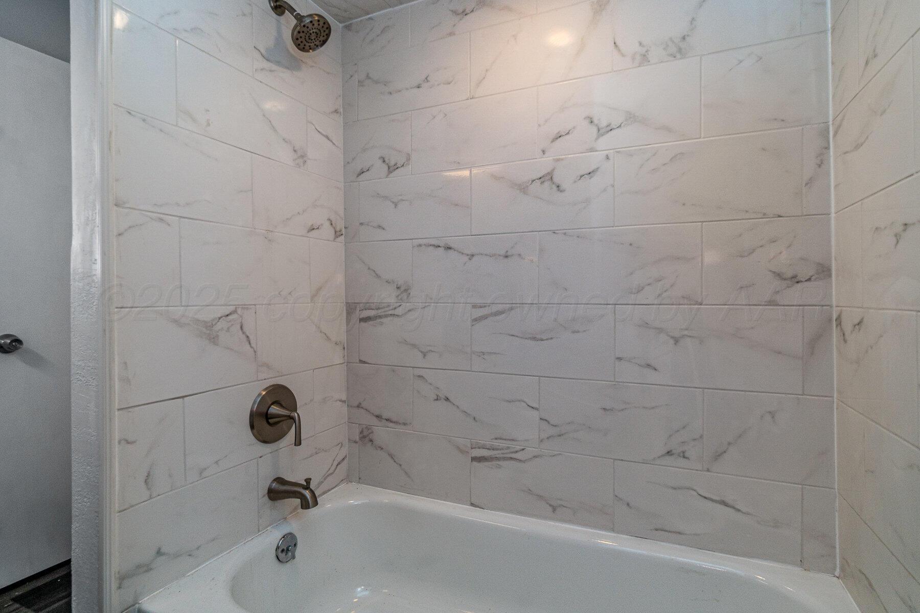 700 21st Street Canyon, TX 79015 - Photo 18 of 30 Hall Bath