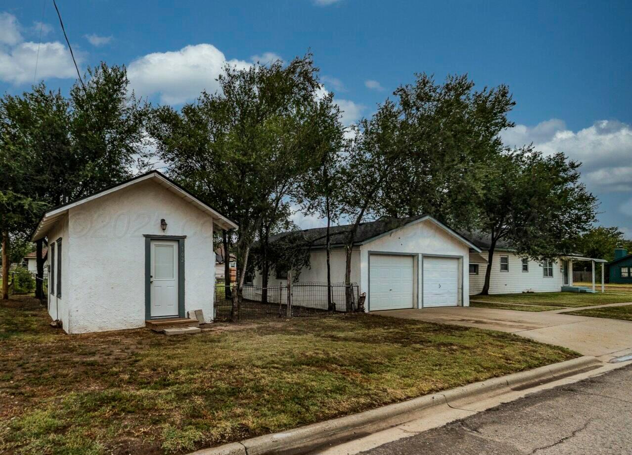 700 21st Street Canyon, TX 79015 - Photo 28 of 30 a house view with a backyard space