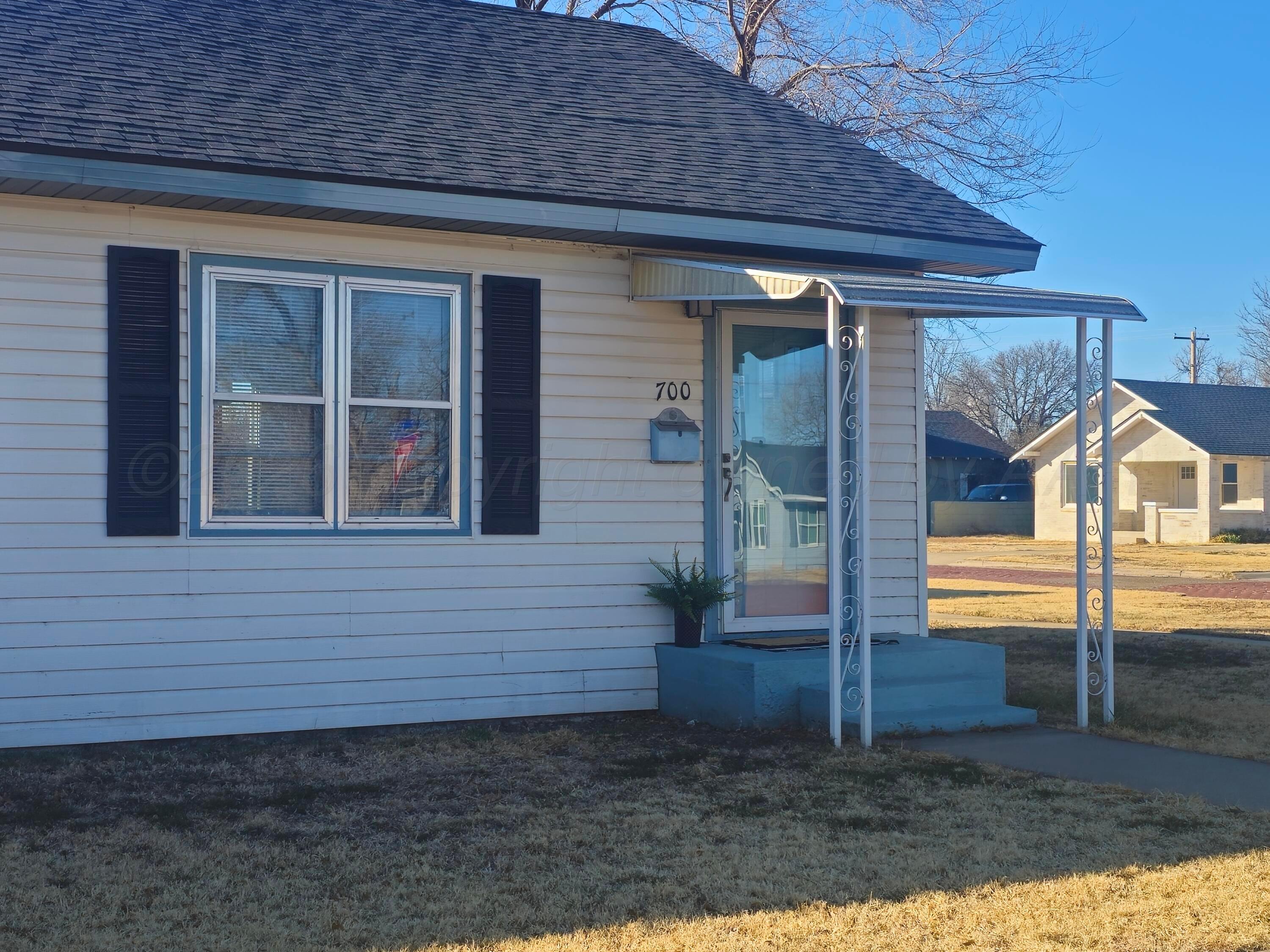 700 21st Street Canyon, TX 79015 - Photo 4 of 30 a view of a house with backyard