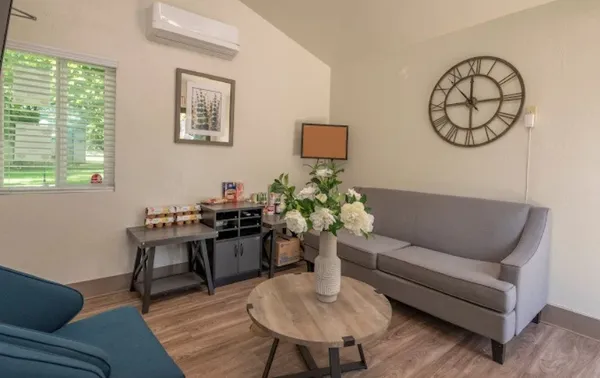 $962 | 1895 Benton Drive, Redding, CA 96003