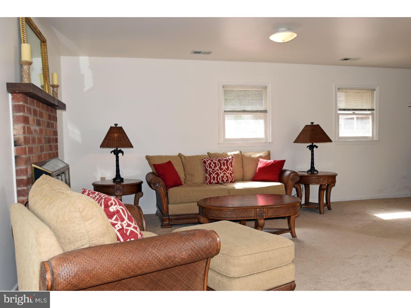 117 Country Flower Road Newark, DE 19711 - Photo 6 of 23 Family Room