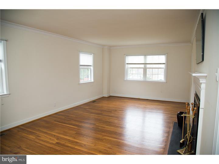 2827 Springfield Road Broomall, PA 19008 - Photo 3 of 18 Living Room