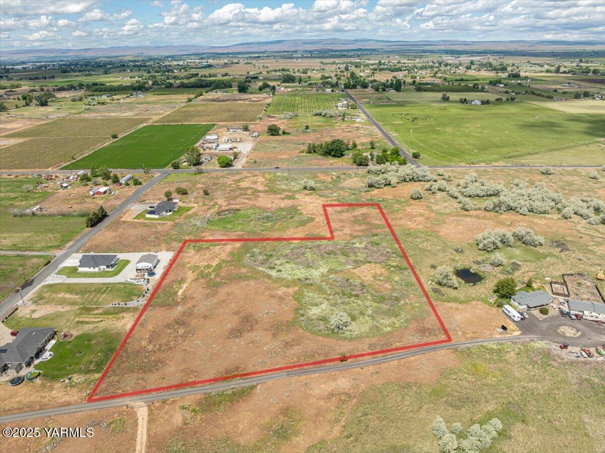 176501 Lower County Road Prosser, WA 99350 - Photo 1 of 16 a view of an ocean view