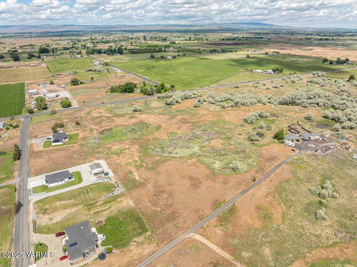 176501 Lower County Road Prosser, WA 99350 - Photo 11 of 16 a view of an ocean view