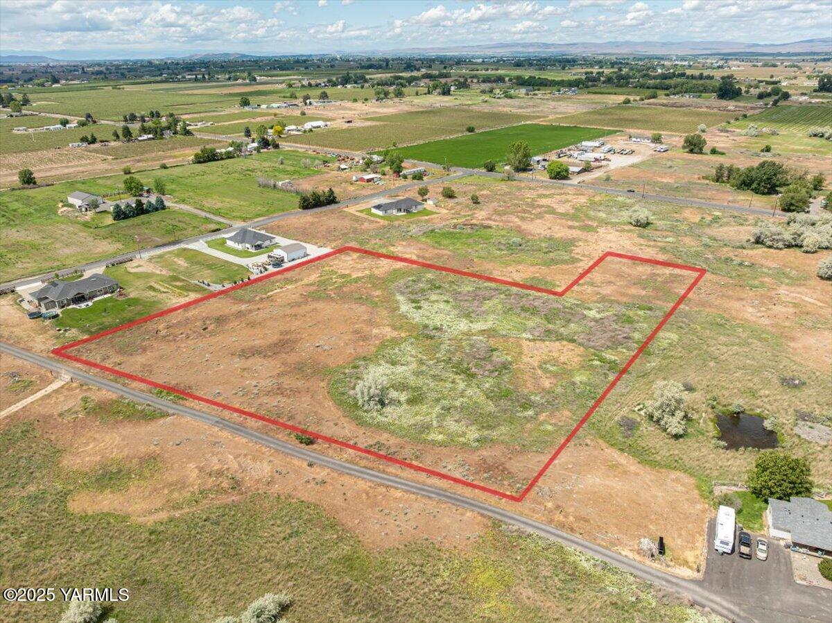 176501 Lower County Road Prosser, WA 99350 - Photo 2 of 16 a view of a lake view