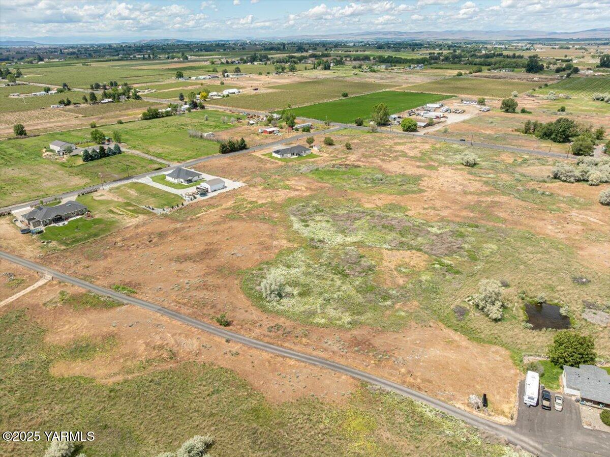 176501 Lower County Road Prosser, WA 99350 - Photo 8 of 16 a view of a lake view