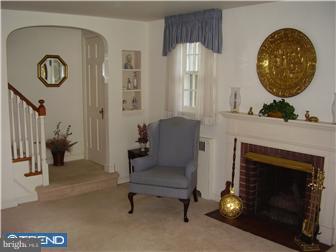532 Arbor Road Cheltenham, PA 19012 - Photo 4 of 12 Living Room