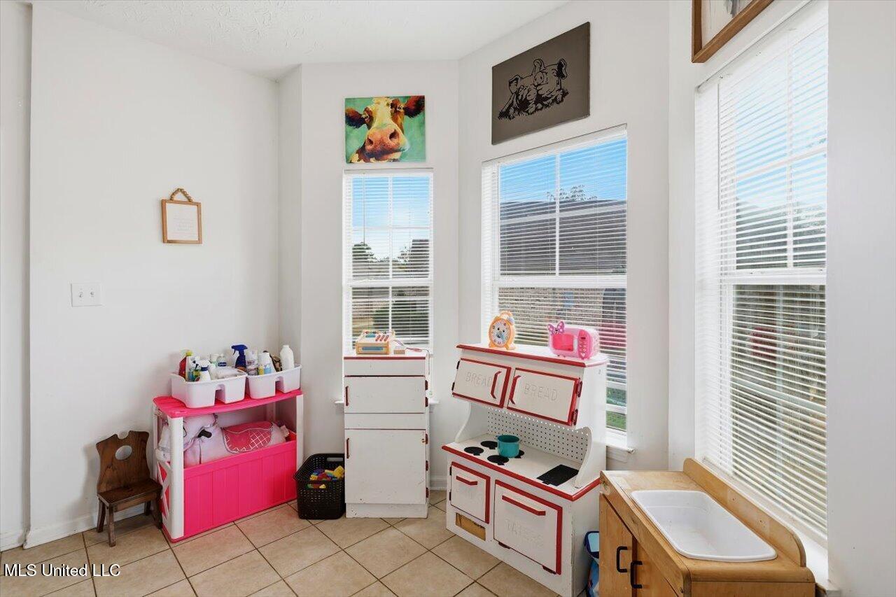 204 Lyle Circle Brandon, MS 39042 - Photo 13 of 32 17-204 Lyle Cir _ Home Tours MS