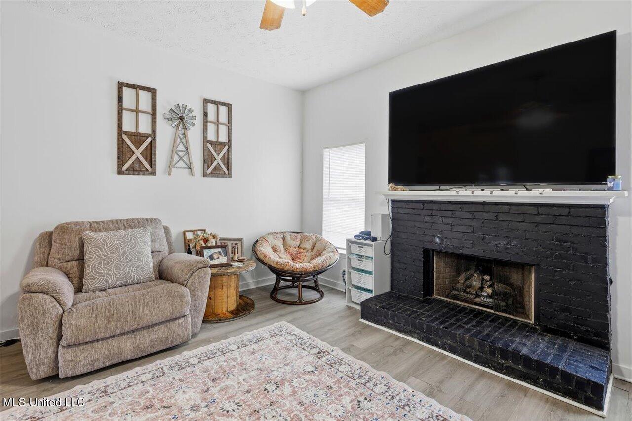 204 Lyle Circle Brandon, MS 39042 - Photo 6 of 32 09-204 Lyle Cir _ Home Tours MS