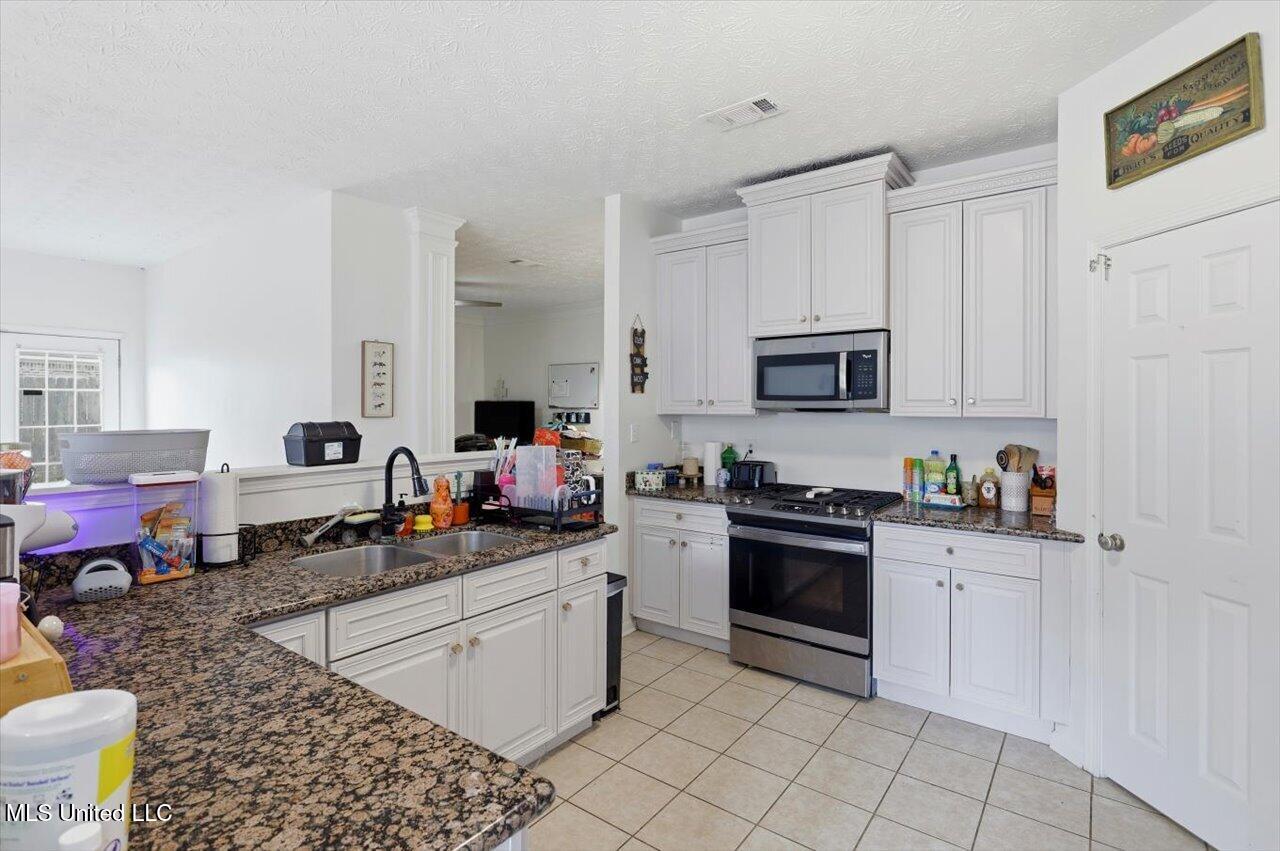 204 Lyle Circle Brandon, MS 39042 - Photo 7 of 32 10-204 Lyle Cir _ Home Tours MS