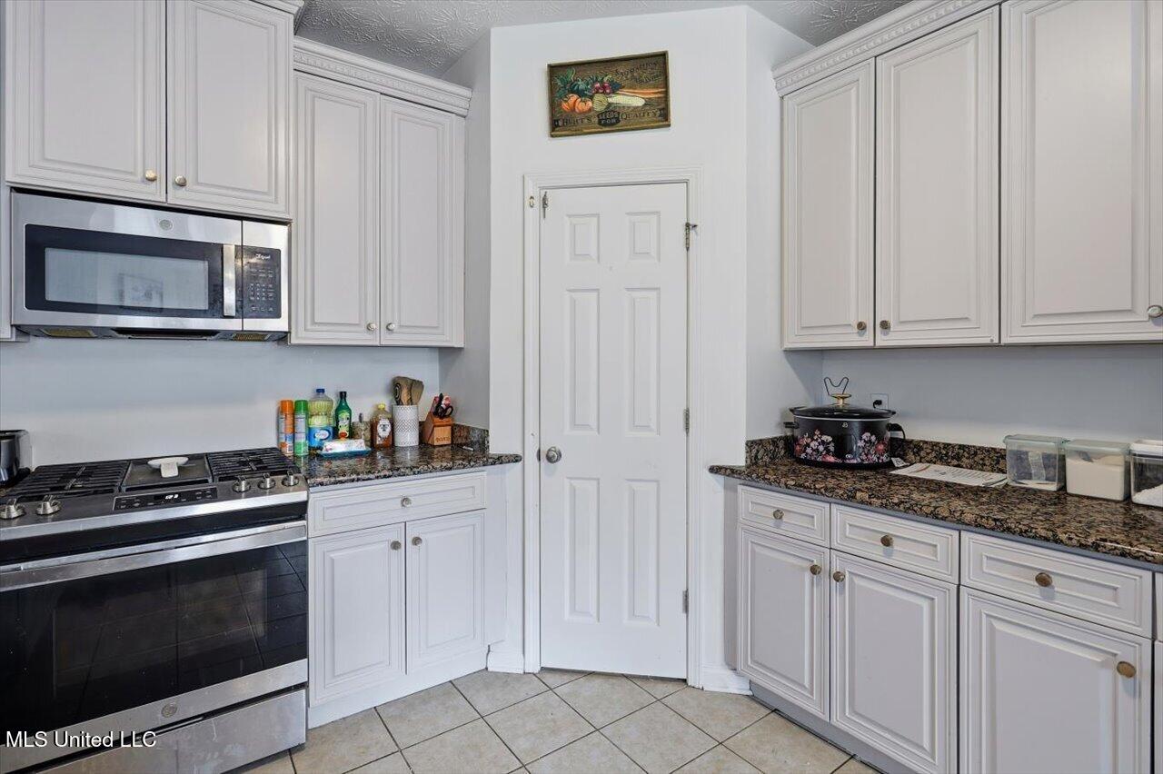 204 Lyle Circle Brandon, MS 39042 - Photo 9 of 32 13-204 Lyle Cir _ Home Tours MS