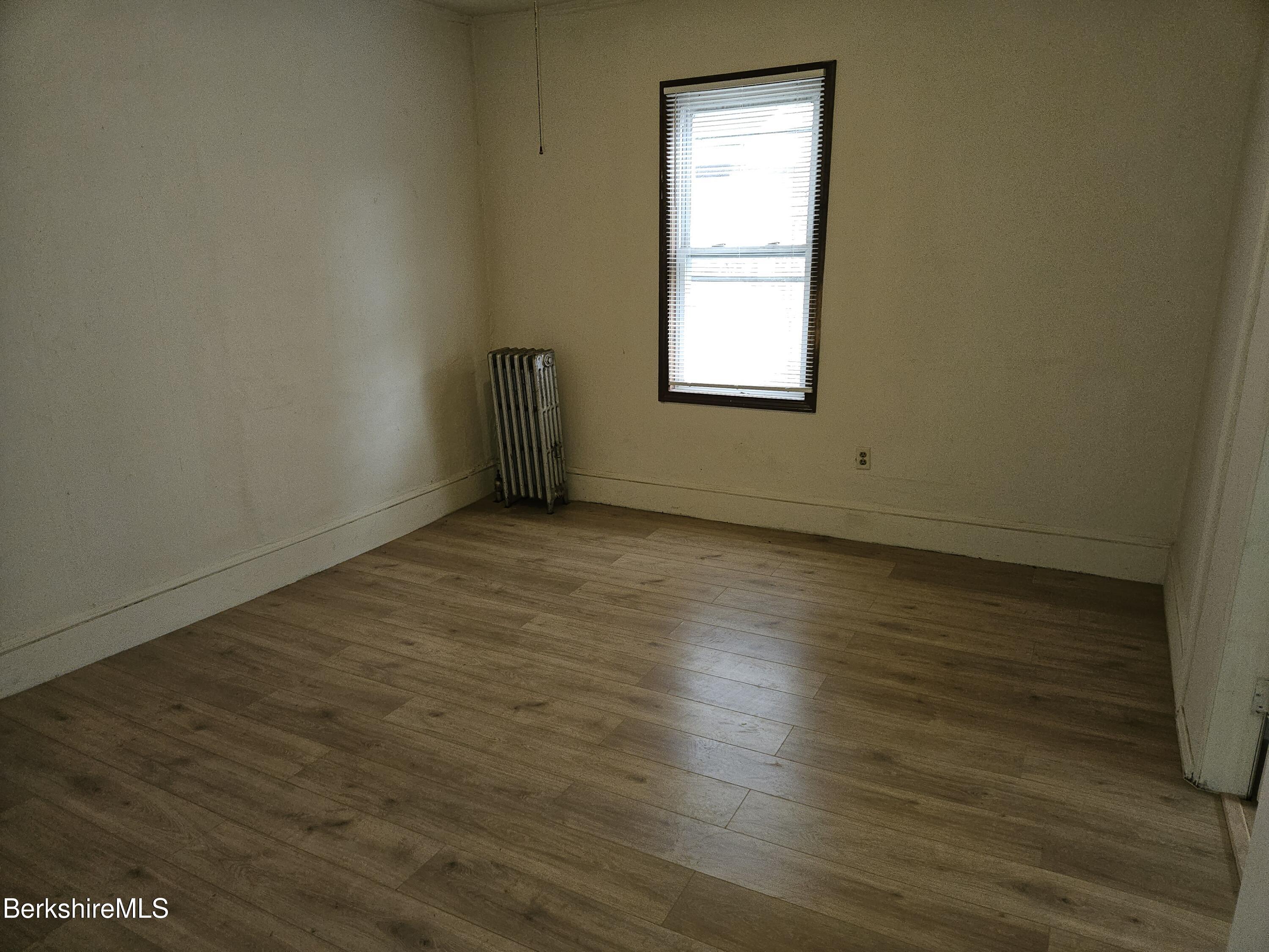 61 Seymour Street Pittsfield, MA 01201 - Photo 13 of 33 Living Room