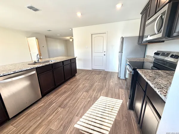 $1,550 | 7318 Sharma Valley, San Antonio, TX 78252