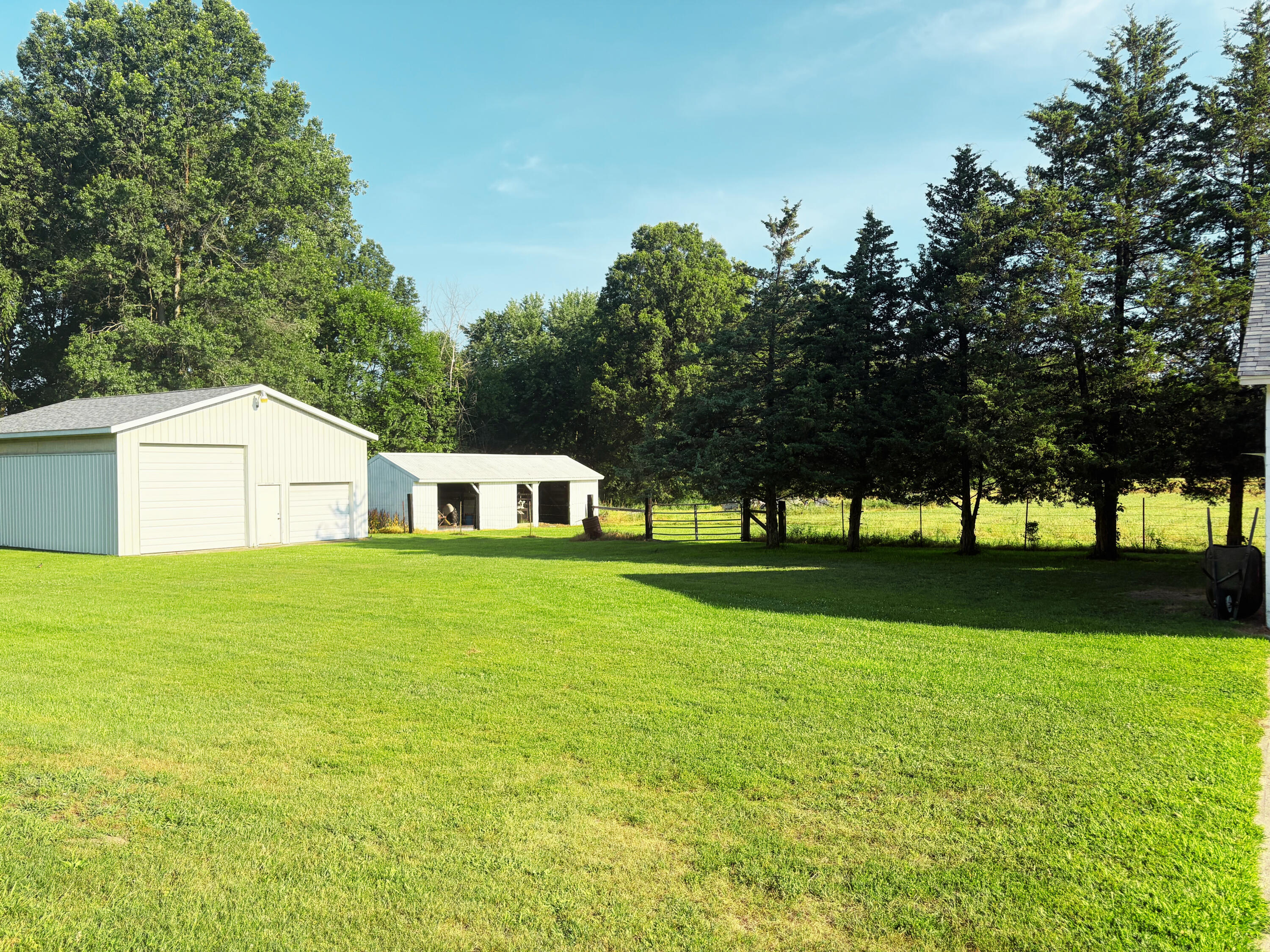 1002 Leet Road Niles, MI 49120 - Photo 4 of 22 IMG_6651 - Edited