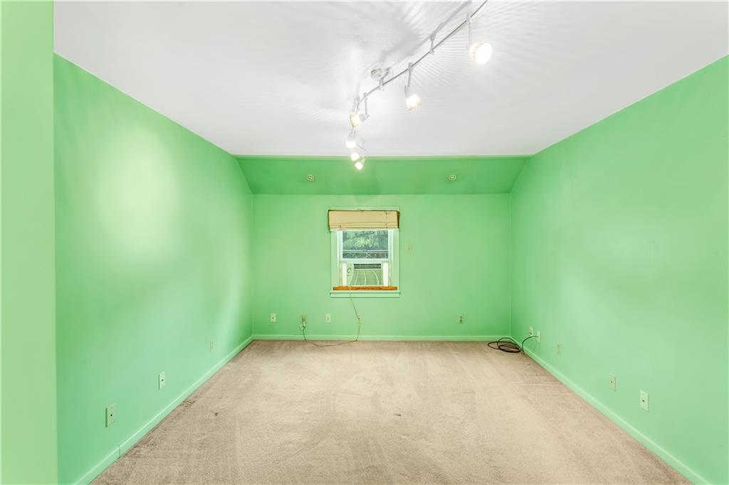 246 Jefferson Road Pittsburgh, PA 15235 - Photo 14 of 25 Gallery Image 14