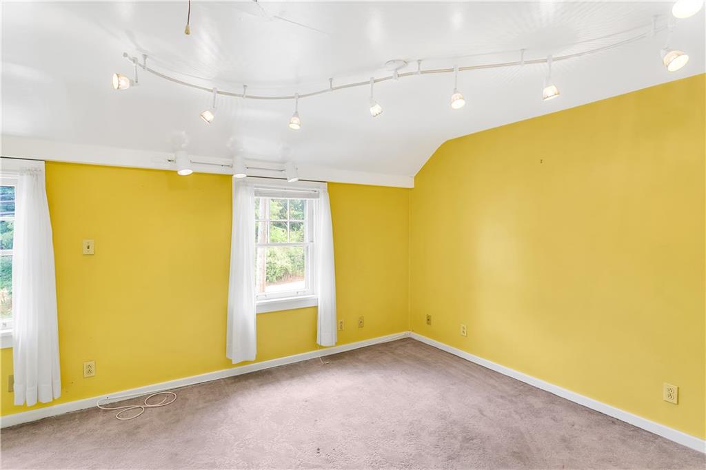 246 Jefferson Road Pittsburgh, PA 15235 - Photo 16 of 25 Gallery Image 16