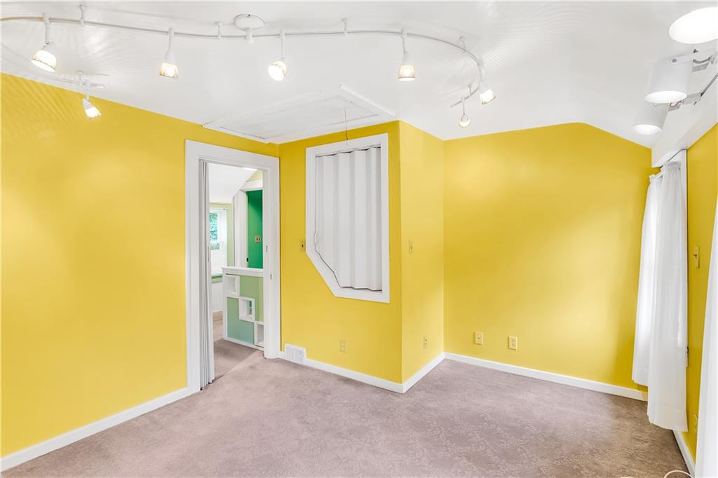 246 Jefferson Road Pittsburgh, PA 15235 - Photo 18 of 25 Gallery Image 18