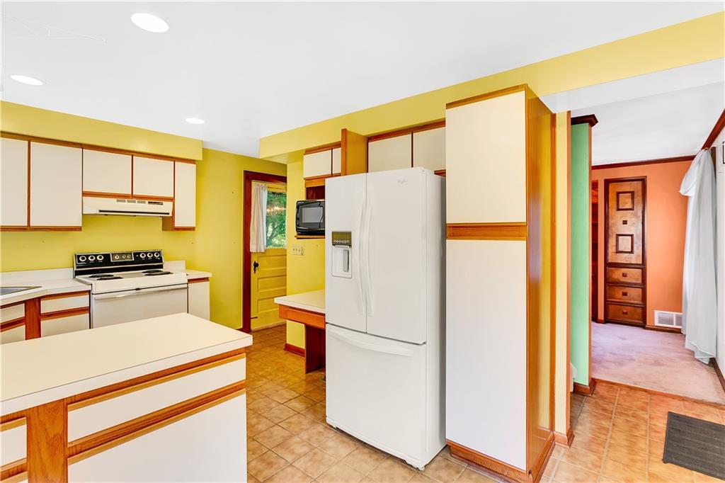 246 Jefferson Road Pittsburgh, PA 15235 - Photo 7 of 25 Gallery Image 7