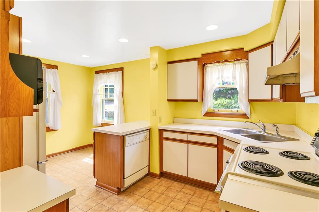 246 Jefferson Road Pittsburgh, PA 15235 - Photo 10 of 25 Gallery Image 10