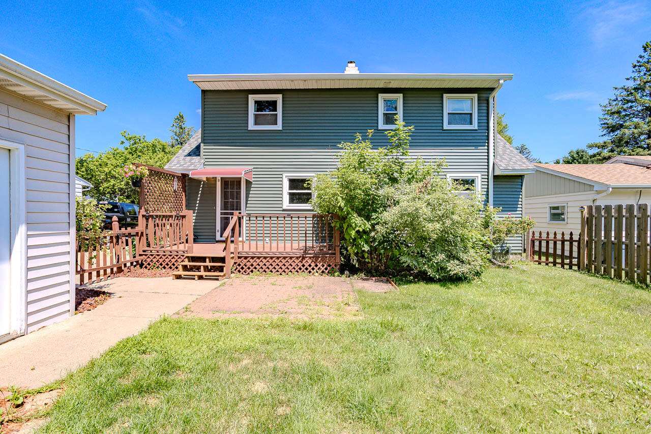 1111 Marquardt Road Wausau, WI 54403 - Photo 15 of 62 Lots of space and sunshine