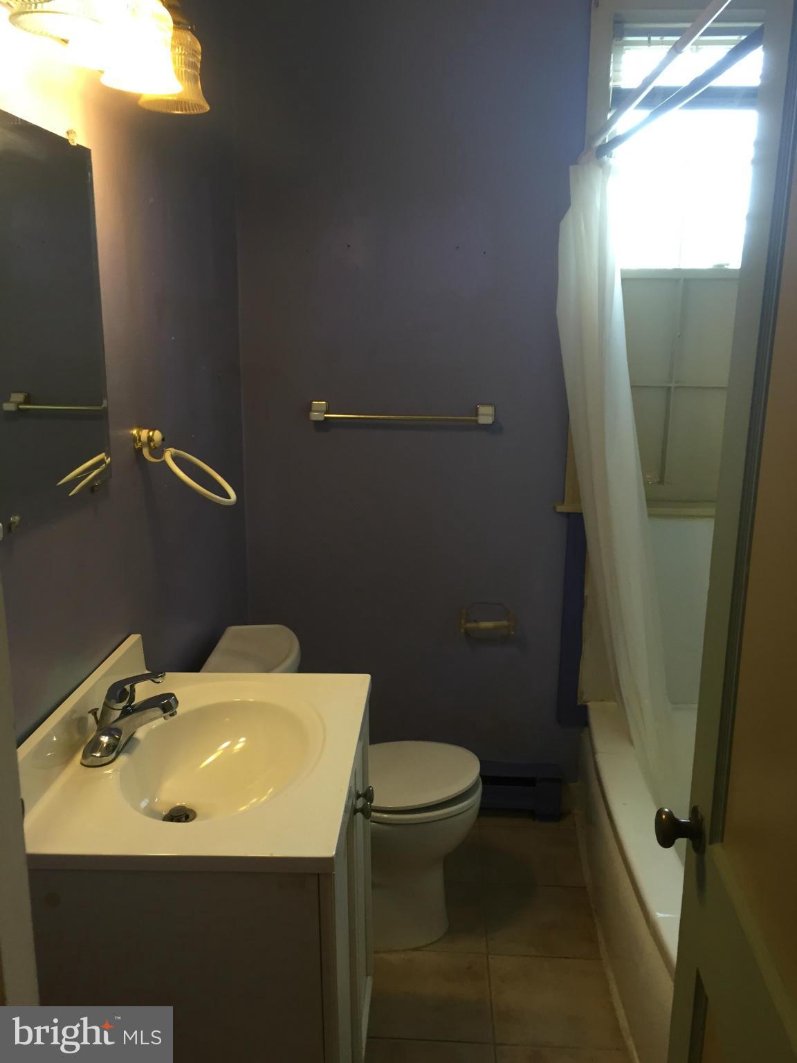 23901 Woodfield Road Gaithersburg, MD 20882 - Photo 15 of 23 Bath