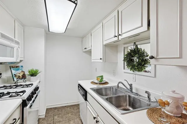 $1,750 | 15914 Club Crest Drive, Unit 1112, Dallas, TX 75248