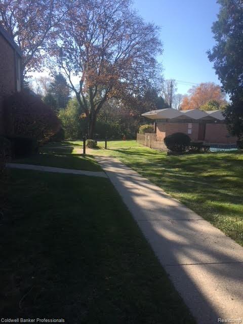 4043 West Maple Road, Unit 103 Bloomfield Hills, MI 48301 - Photo 2 of 15