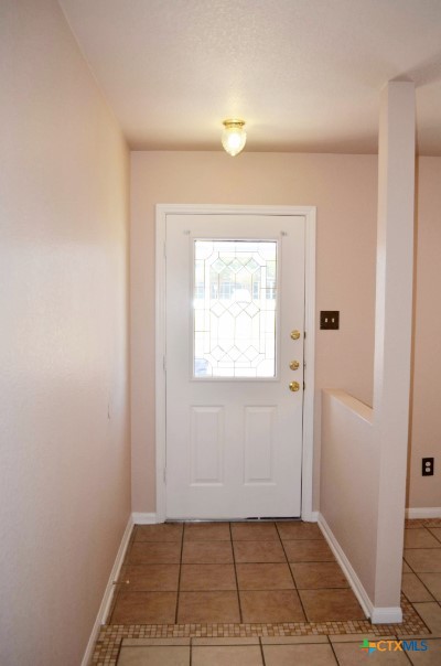 5406 Oster Drive Killeen, TX 76542 - Photo 4 of 46 a view of an empty room and window