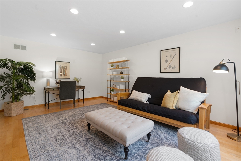 42 Rice Road Wayland, MA 01778 - Photo 17 of 41 Gallery Image 17