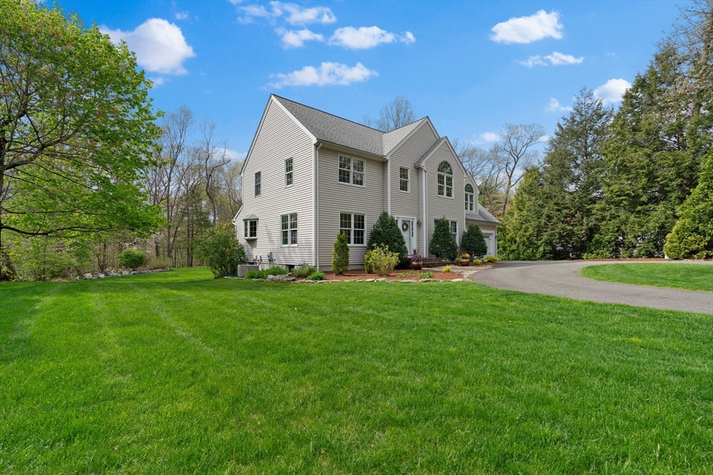 42 Rice Road Wayland, MA 01778 - Photo 2 of 41 Gallery Image 2