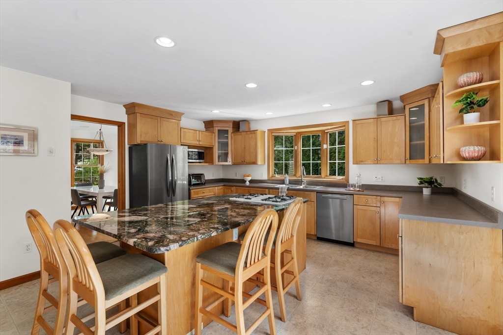 42 Rice Road Wayland, MA 01778 - Photo 5 of 41 Gallery Image 5