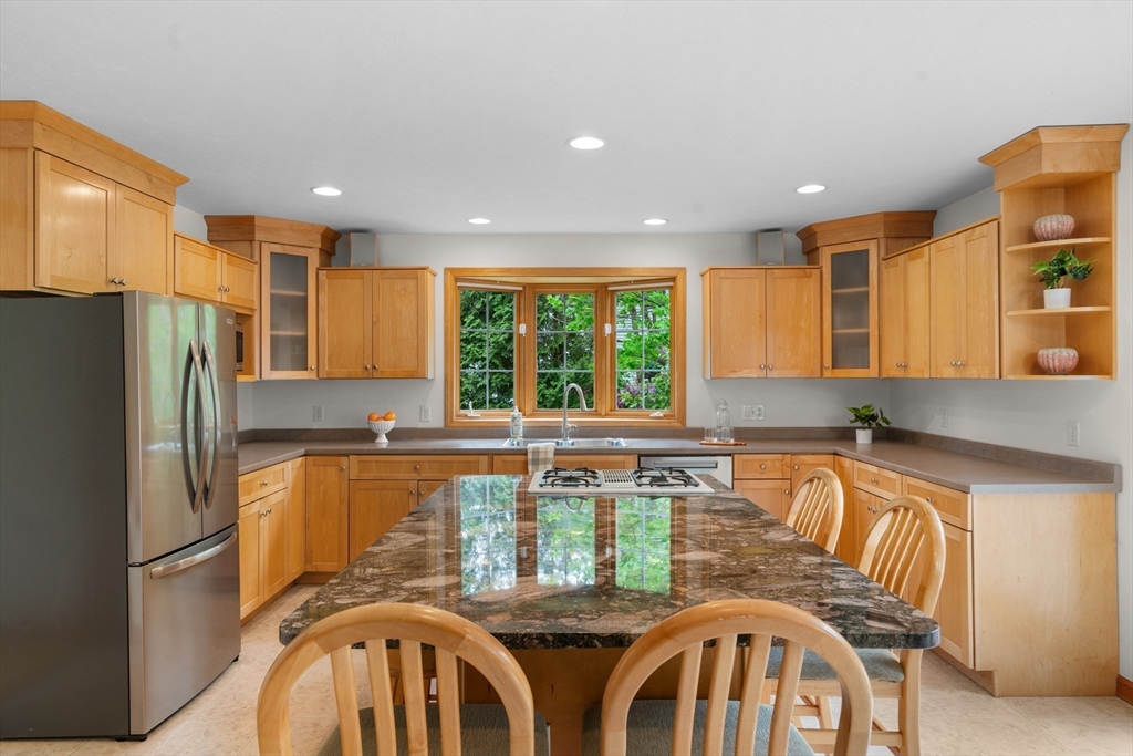 42 Rice Road Wayland, MA 01778 - Photo 6 of 41 Gallery Image 6
