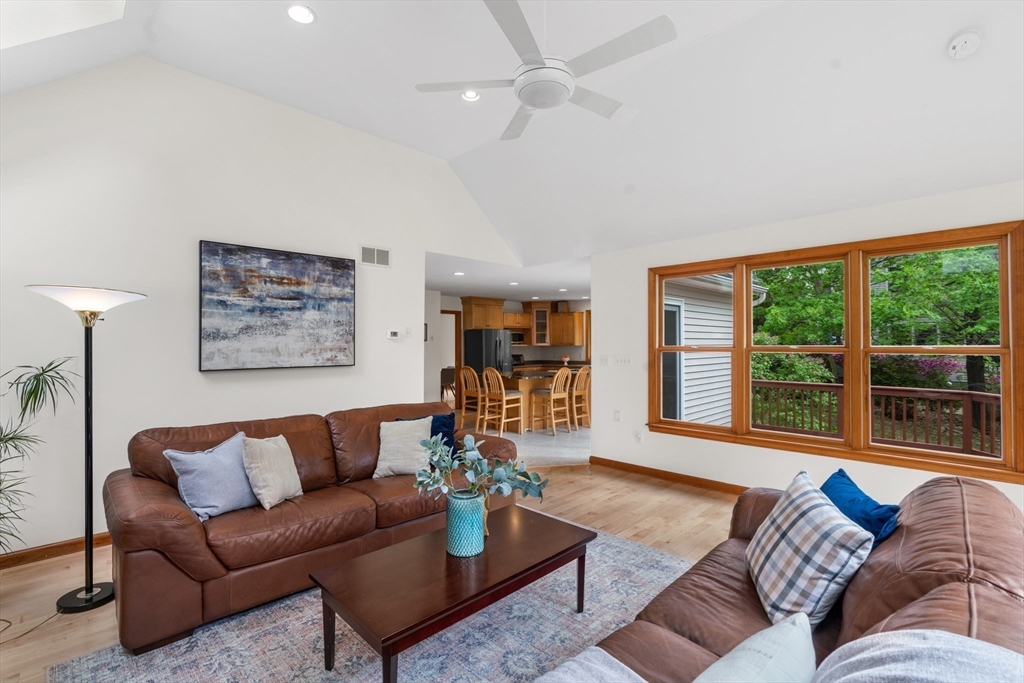 42 Rice Road Wayland, MA 01778 - Photo 10 of 41 Gallery Image 10