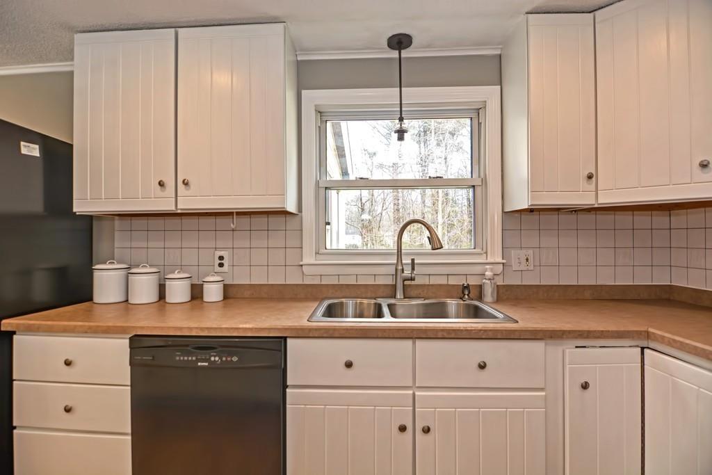 6 Steven Road Bellingham, MA 02019 - Photo 12 of 29 Gallery Image 12
