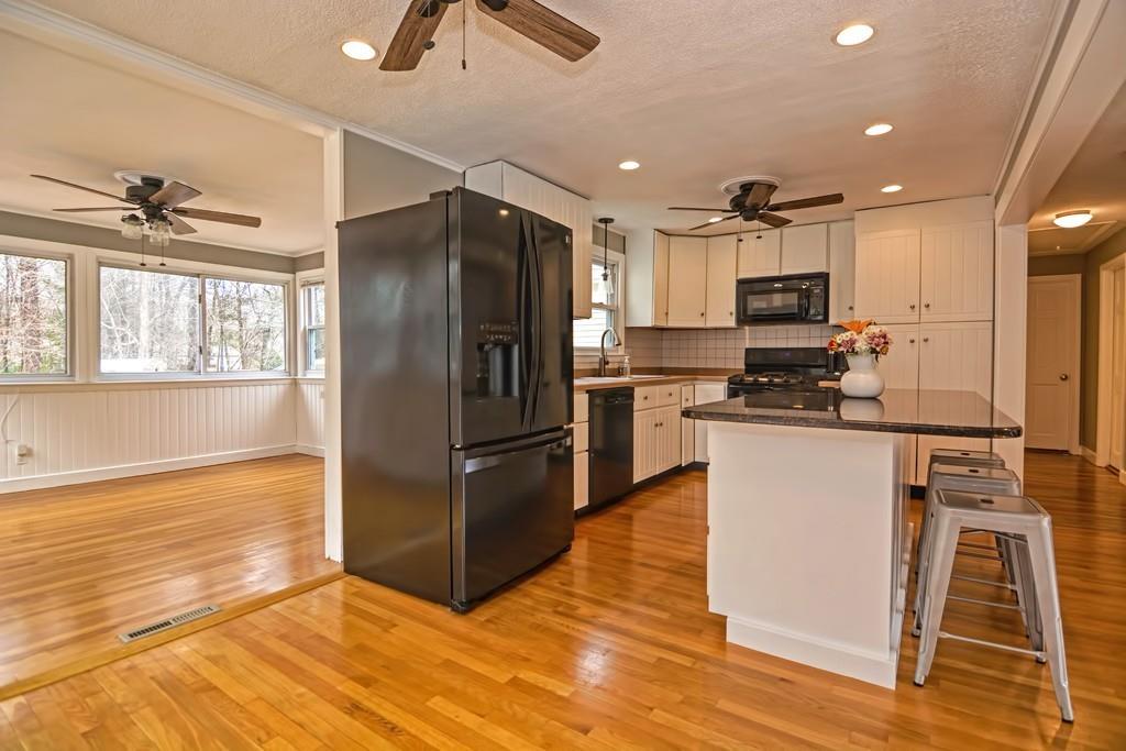 6 Steven Road Bellingham, MA 02019 - Photo 7 of 29 Gallery Image 7