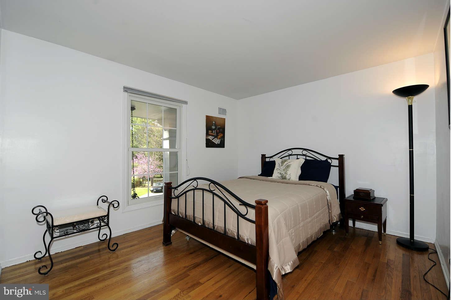 20921 Goshen Road Gaithersburg, MD 20882 - Photo 22 of 28 Bedroom