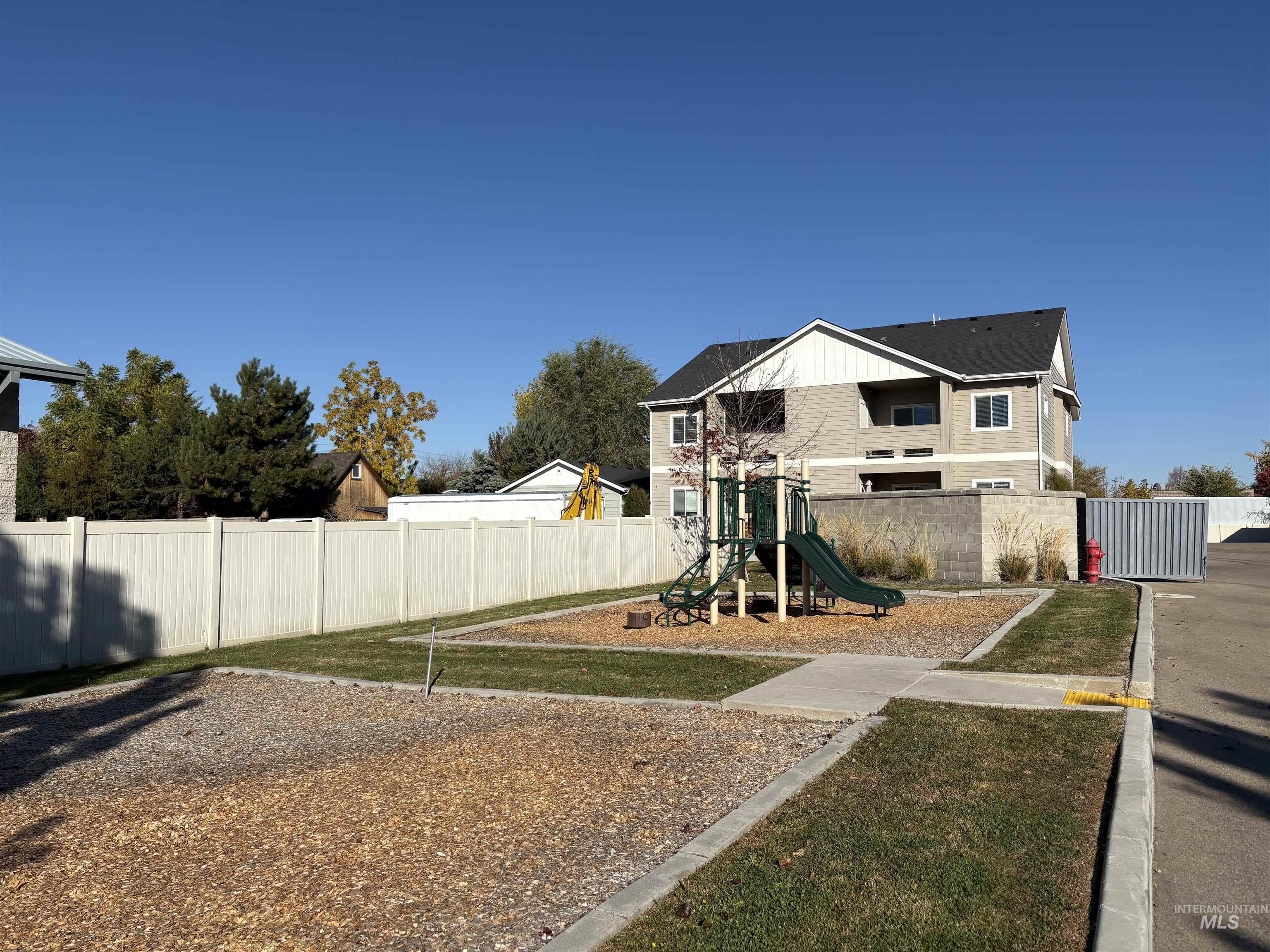 324 Northwest 3rd Street Meridian, ID 83642 - Photo 9 of 17
