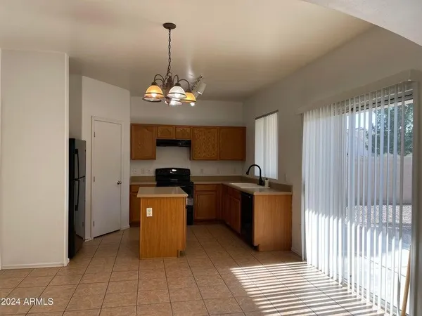 $1,950 | 1408 South 122nd Avenue, Avondale, AZ 85323