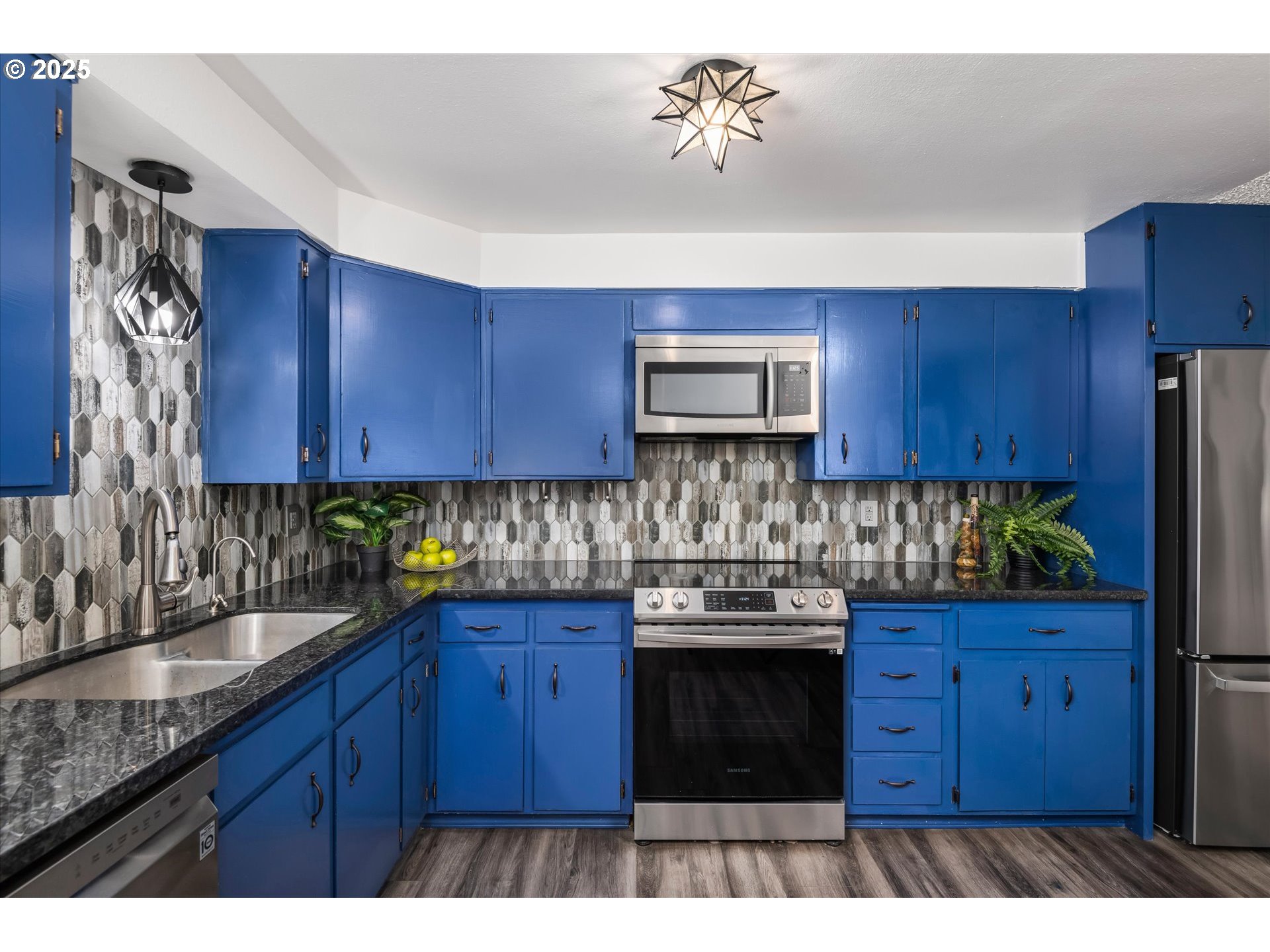 1406 Quaker Street Eugene, OR 97402 - Photo 14 of 32