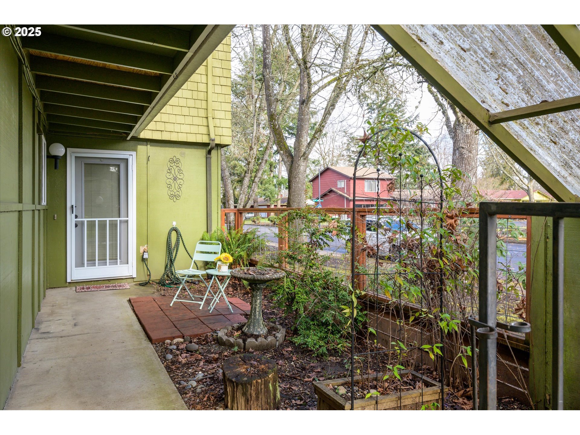 1406 Quaker Street Eugene, OR 97402 - Photo 2 of 32