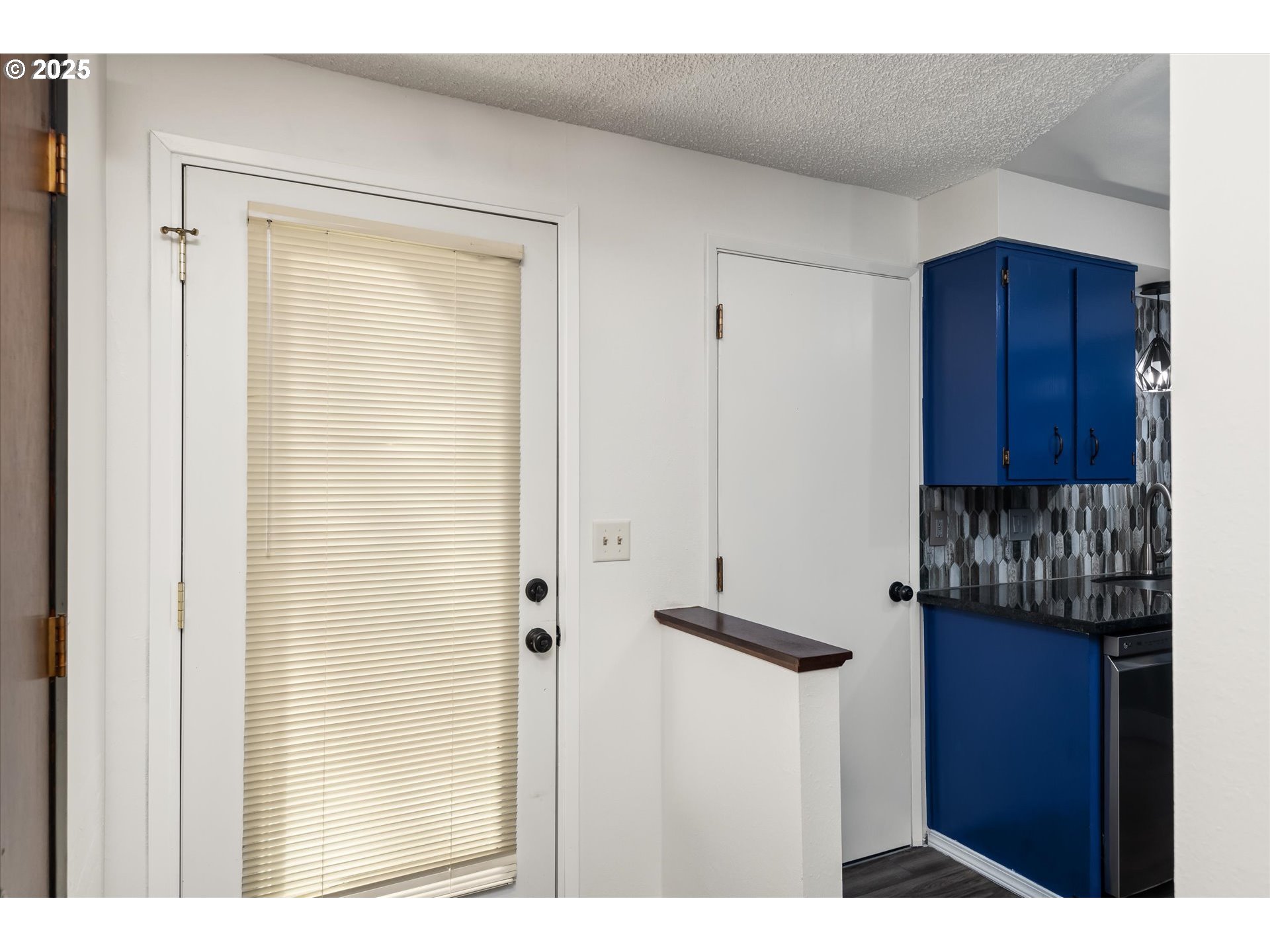 1406 Quaker Street Eugene, OR 97402 - Photo 5 of 32