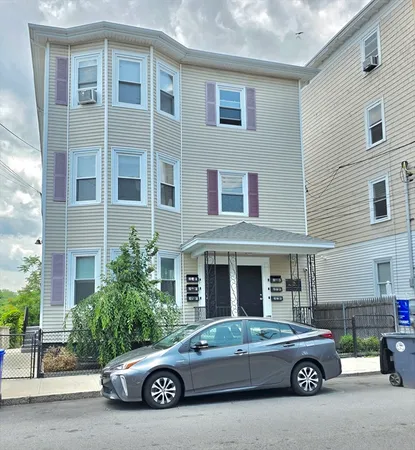 $1,695 | 524 Charles Street, Unit 2F, Providence, RI 02904