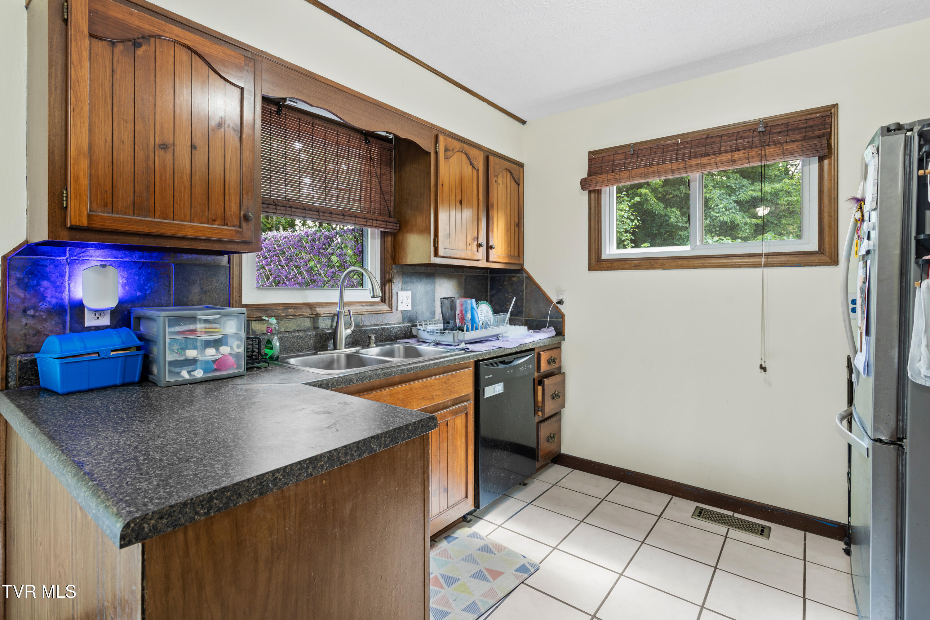 4828 Edens View Road Kingsport, TN 37664 - Photo 36 of 44 177A8993_1